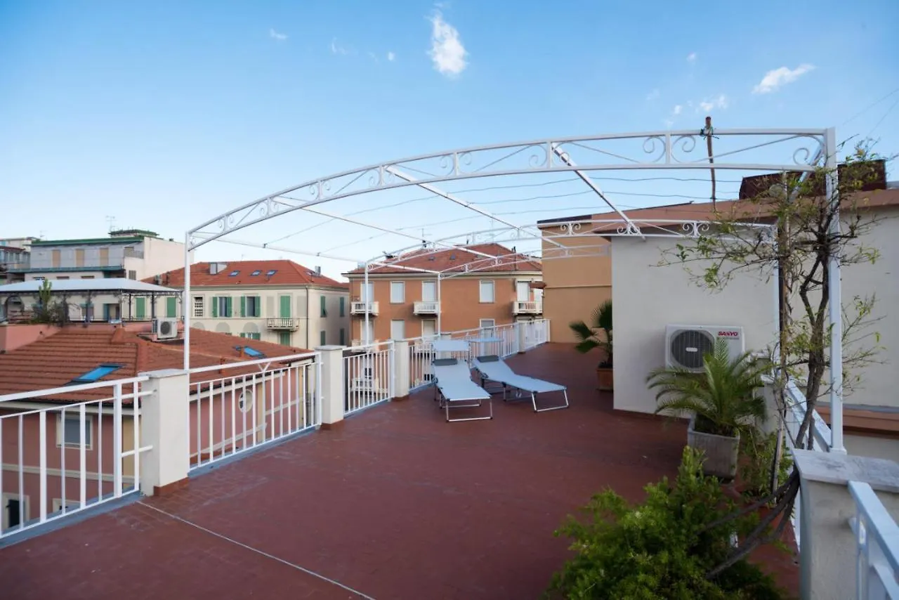 Residence Santo Domingo アラッシオ イタリア